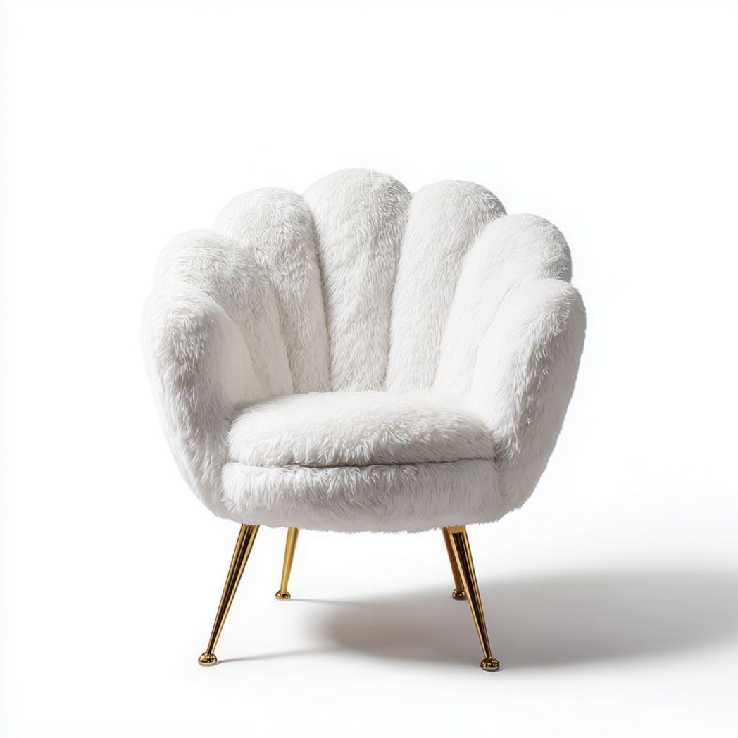 Fauteuil coquillage en fausse fourrure blanche - pieds métalliques dorés