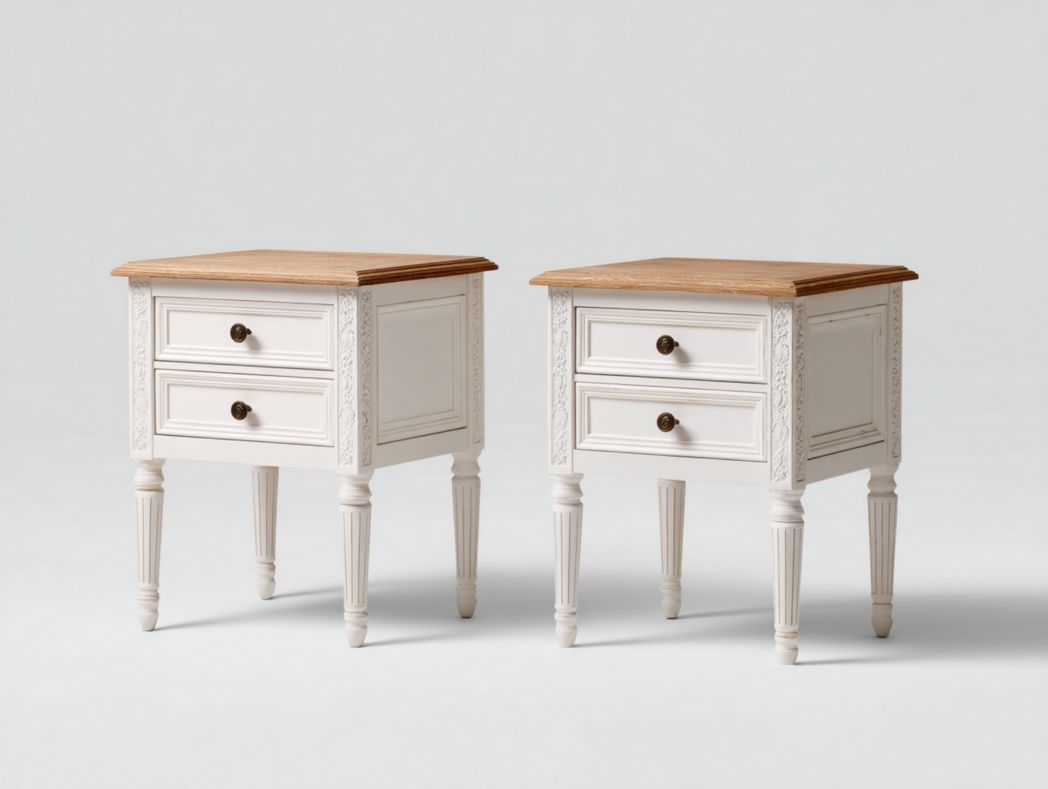 Table de chevet style français en bois sculpté avec deux tiroirs