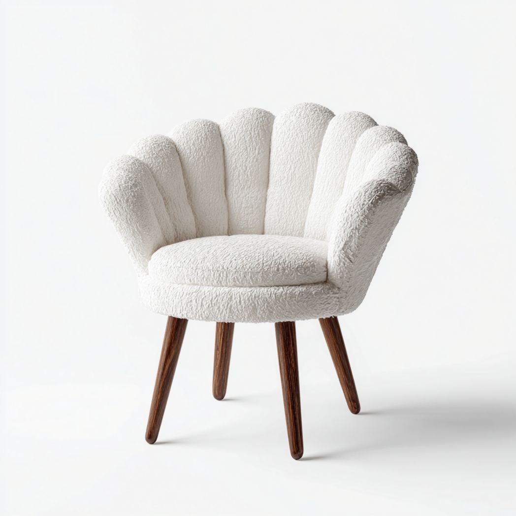 Fauteuil en tissu bouclette blanc, pieds en bois brun foncé