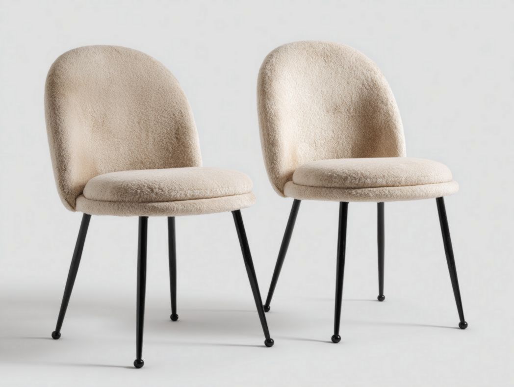 Lot de 2 chaises de salle à manger en tissu bouclé écru avec pieds métalliques noirs
