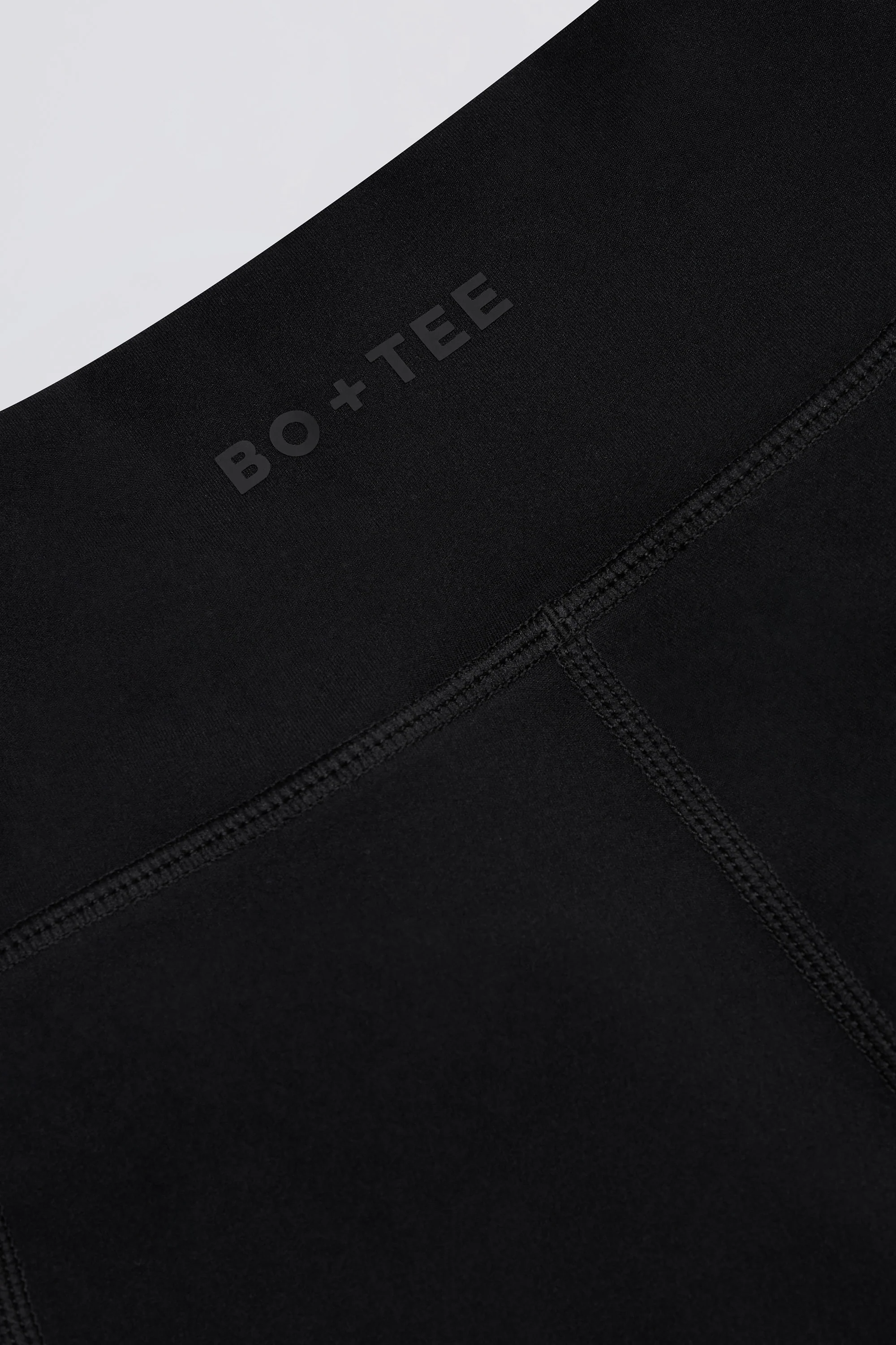 Soft Active Crossover Pocket Leggings in Black