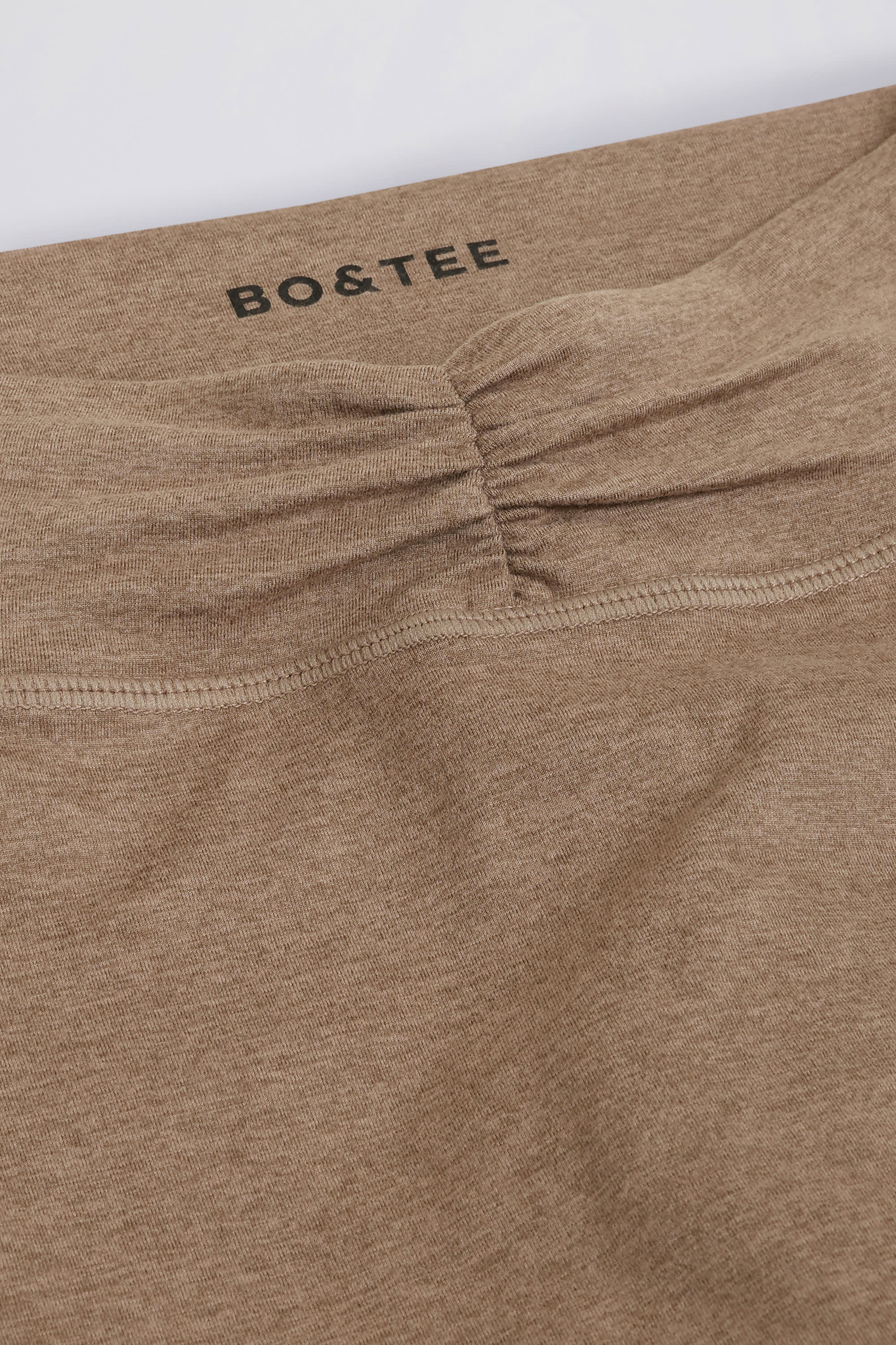 Ruched Mid-Rise Leggings in Mocha Marl