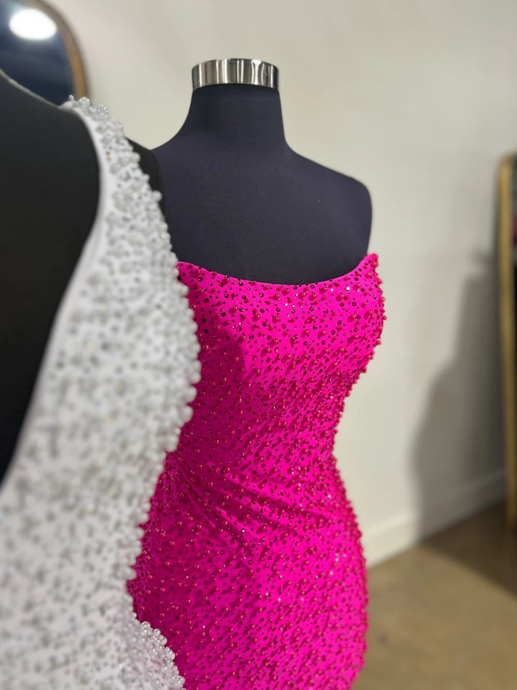 Trendy Sheath V Neck Fuchsia Short Homecoming Dress with Pearls