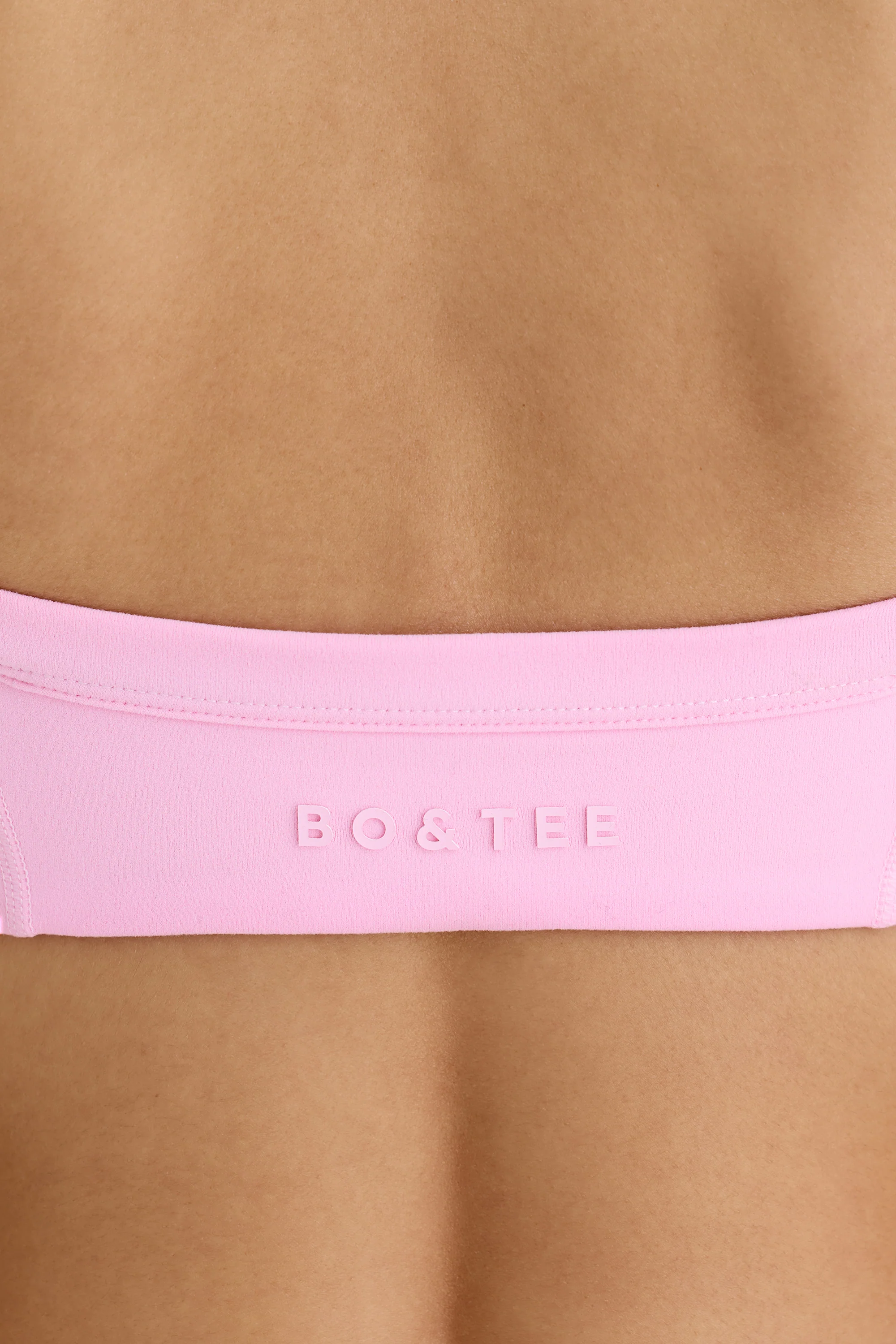 Soft Active Contrast-Trim Sports Bra in Bubblegum Pink