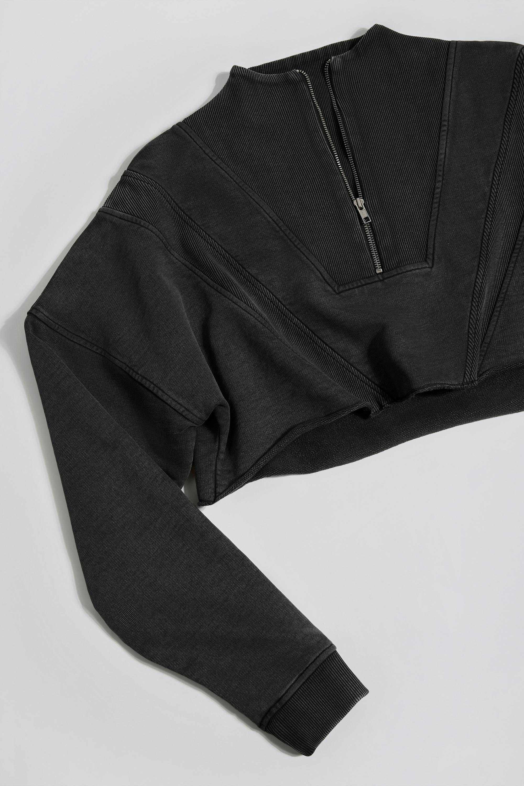 Acid Wash Cropped Sweatshirt in Ash