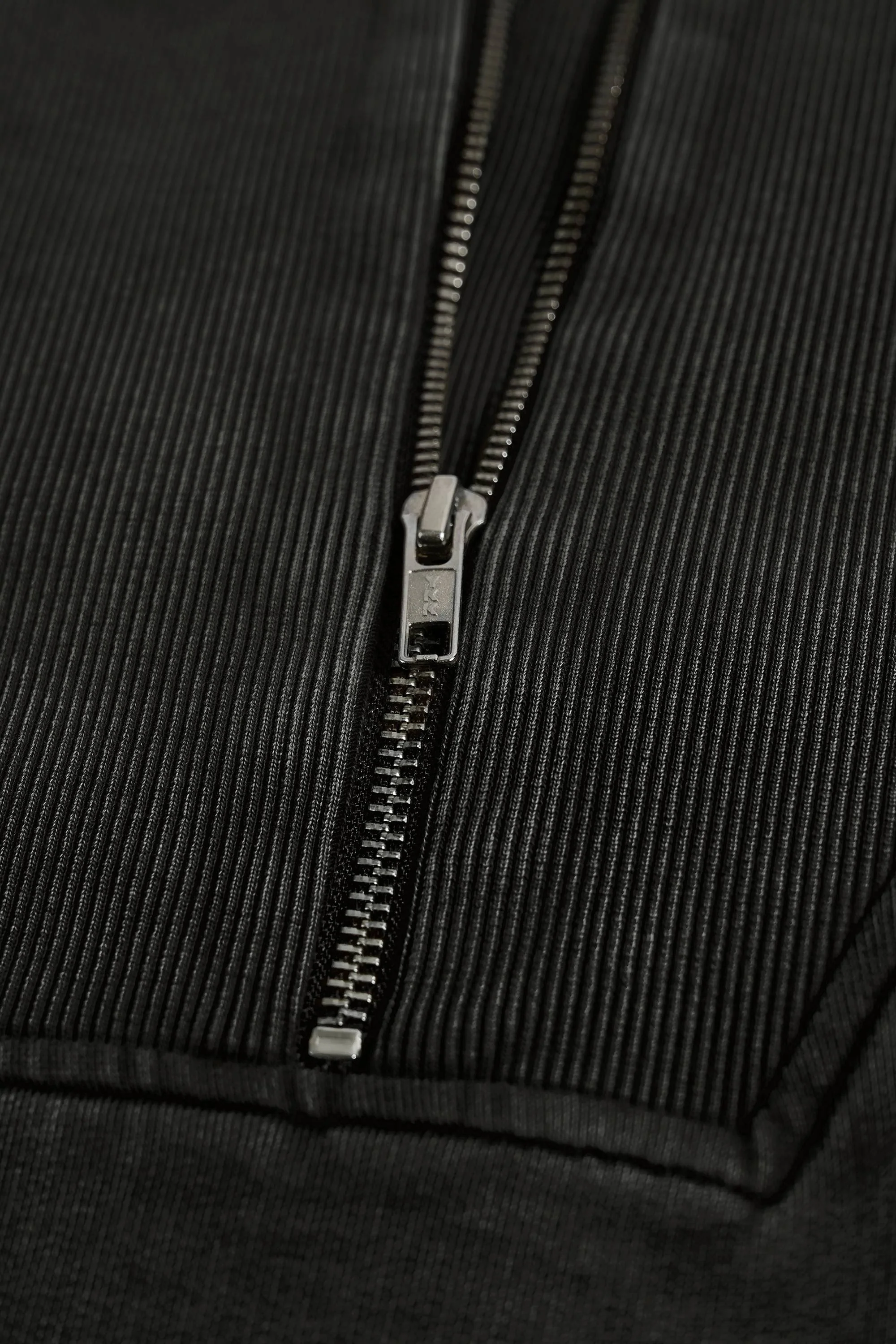 Acid Wash Cropped Sweatshirt in Ash