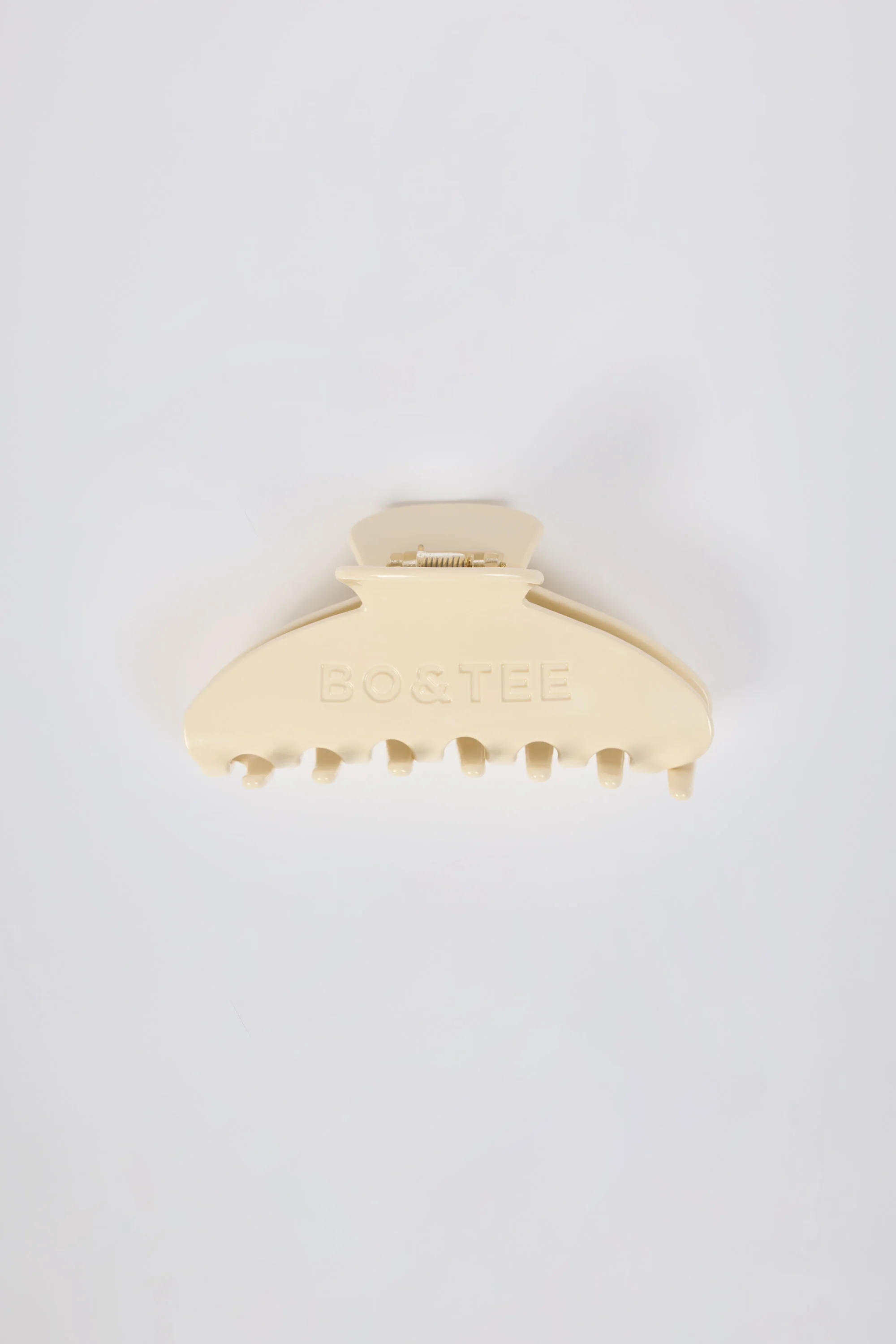 Medium Claw Clip in White