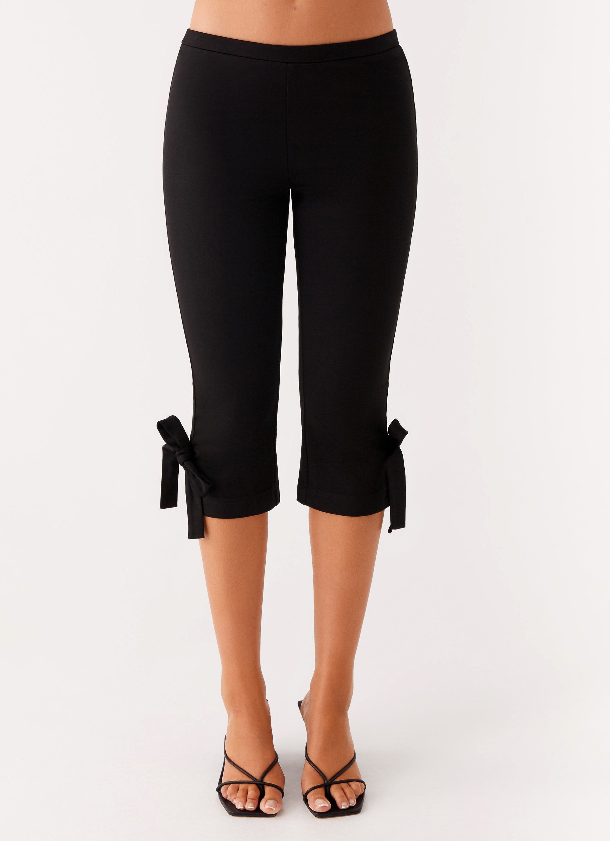 Takeover Capri Pants - Black