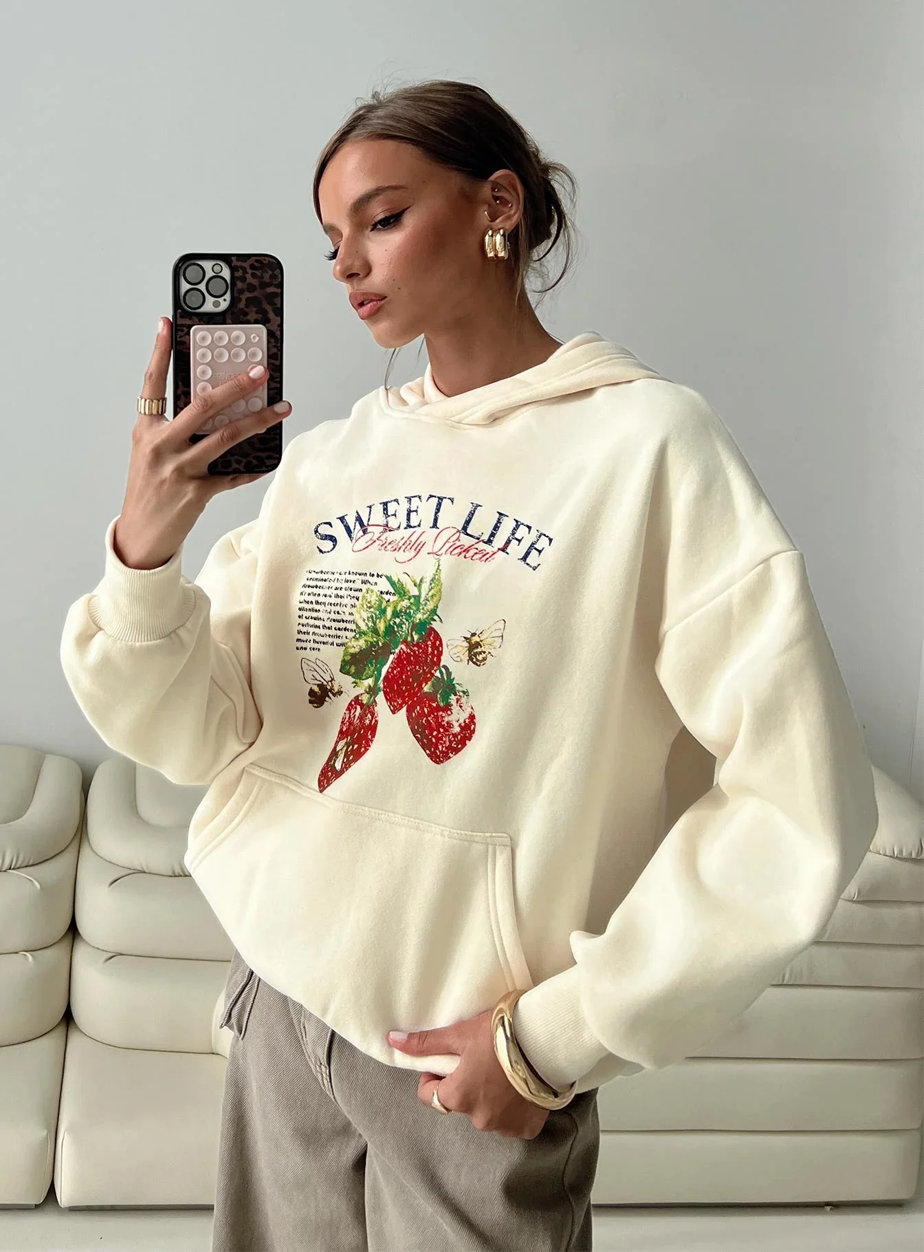 Sweet Life Graphic Sweater Cream
