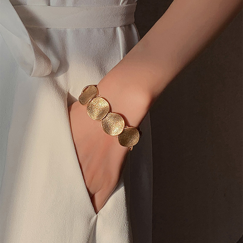 Chic Gold Disc Bracelet