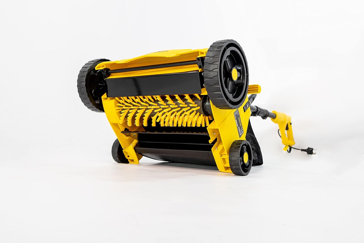Garland Roll&Comb 502E-V19 - Peinadora/Barredora césped artificial eléctrica enchufable - 1.600 W de potencia, 15'6 kg de peso, ancho de trabajo 40 cm con altura regulable. Saco de recogida de 40 l. Apto para superficies hasta 350 m2.