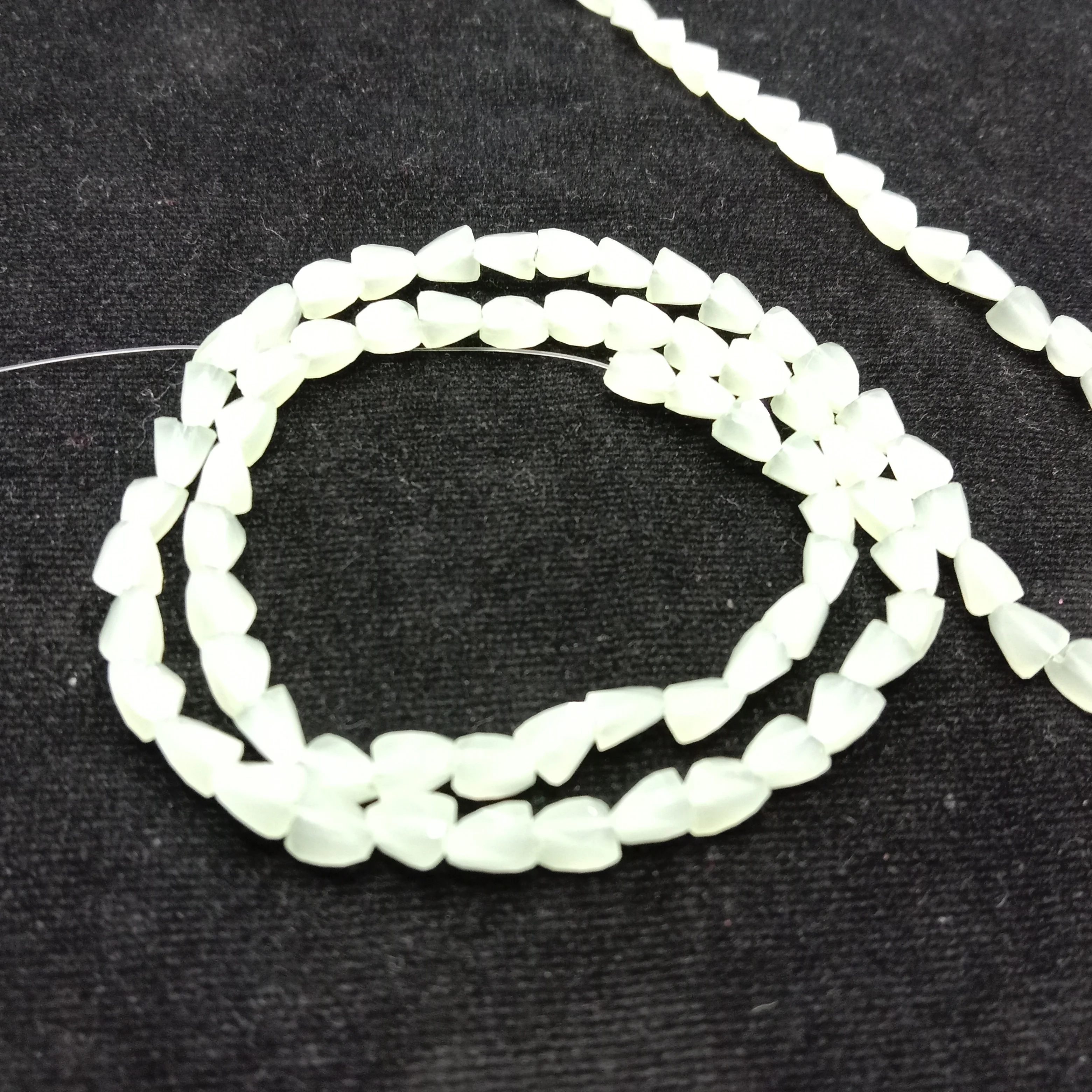 High quality light green xcut crystal 6mm 1 string