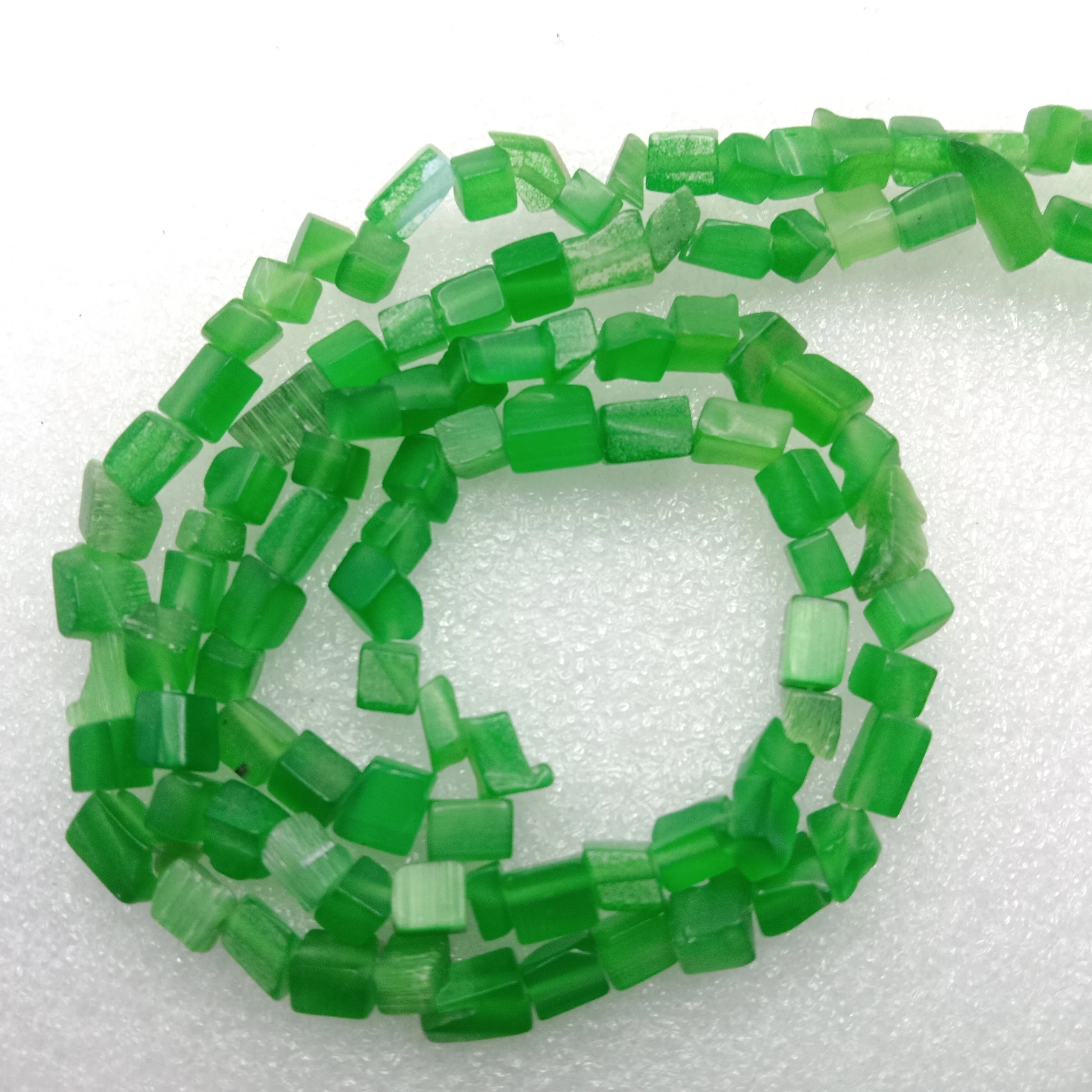 Gree Uncut monalisha stone beads 1 string