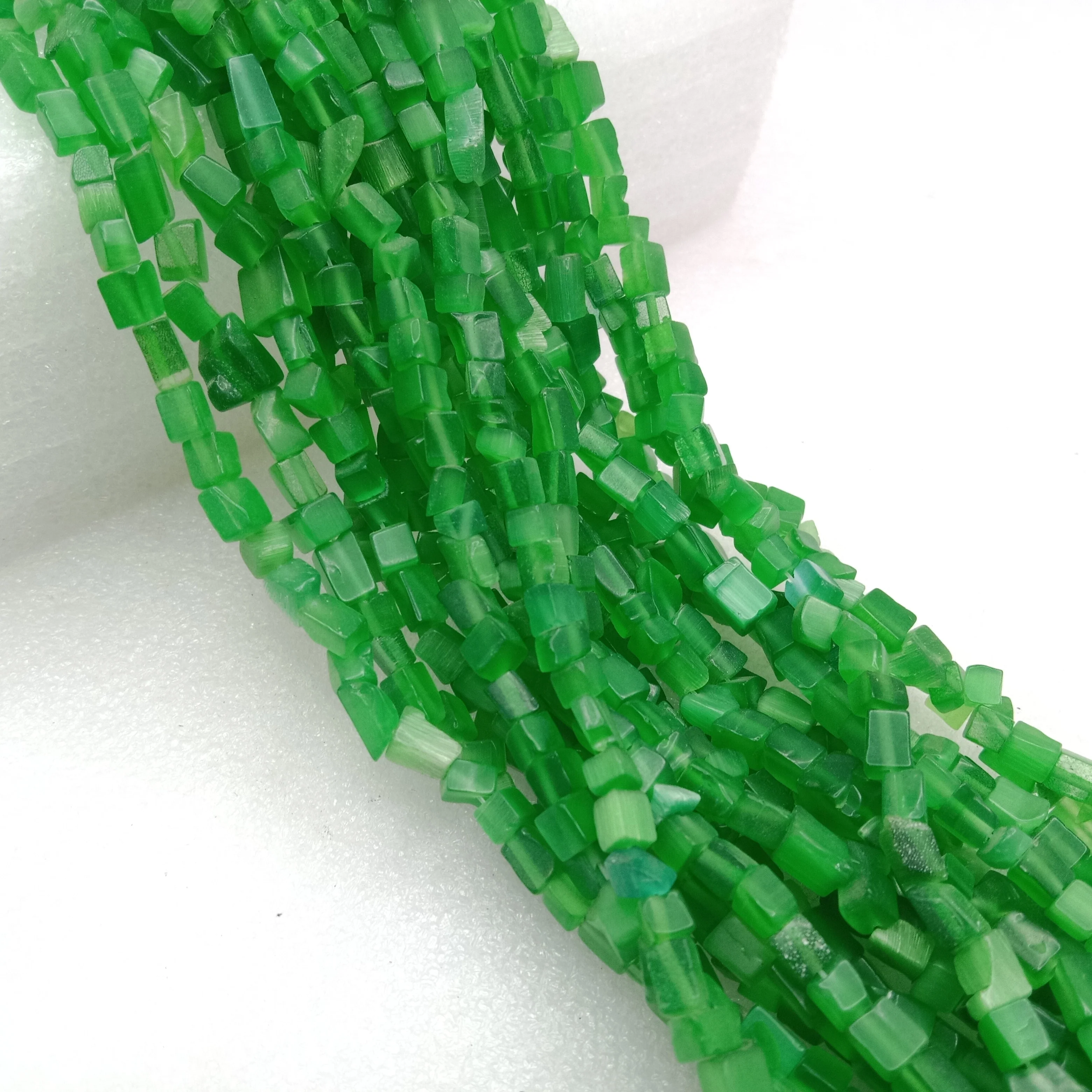 Gree Uncut monalisha stone beads 1 string