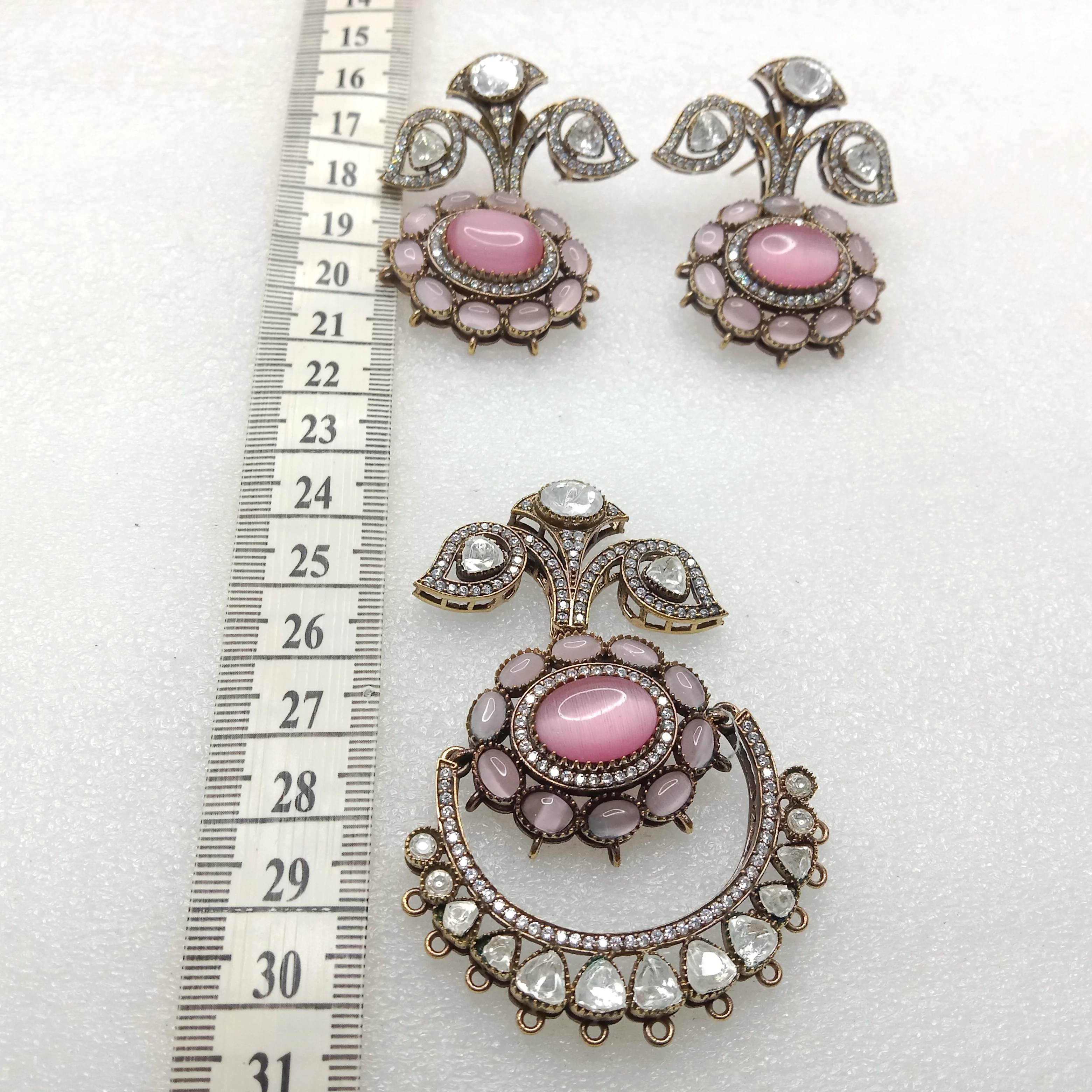 Light pink (1set) high quality Victorian pendant set (3 inches approx)