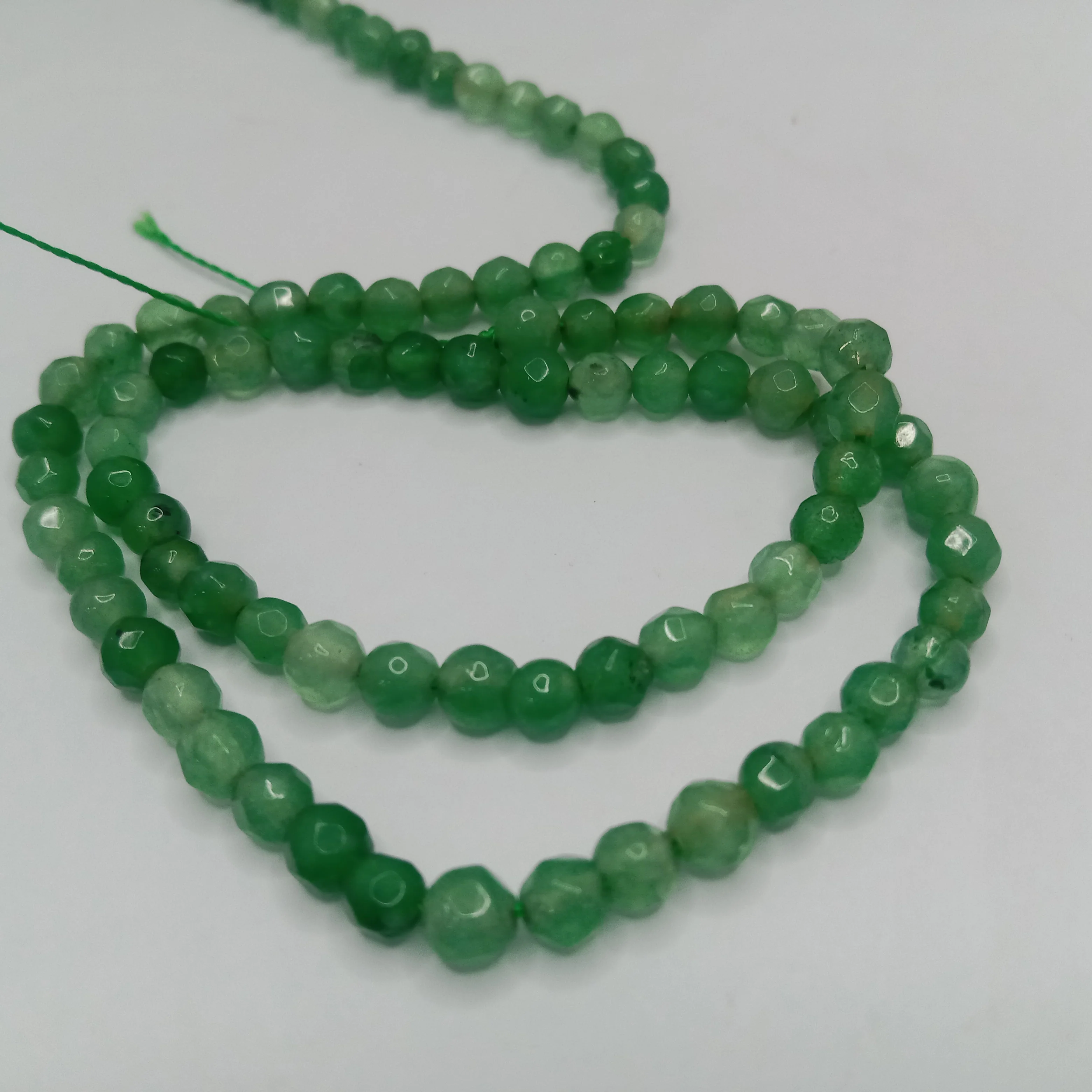 Light Shaded Green High Quality agate Round Beads 4mm 1 string