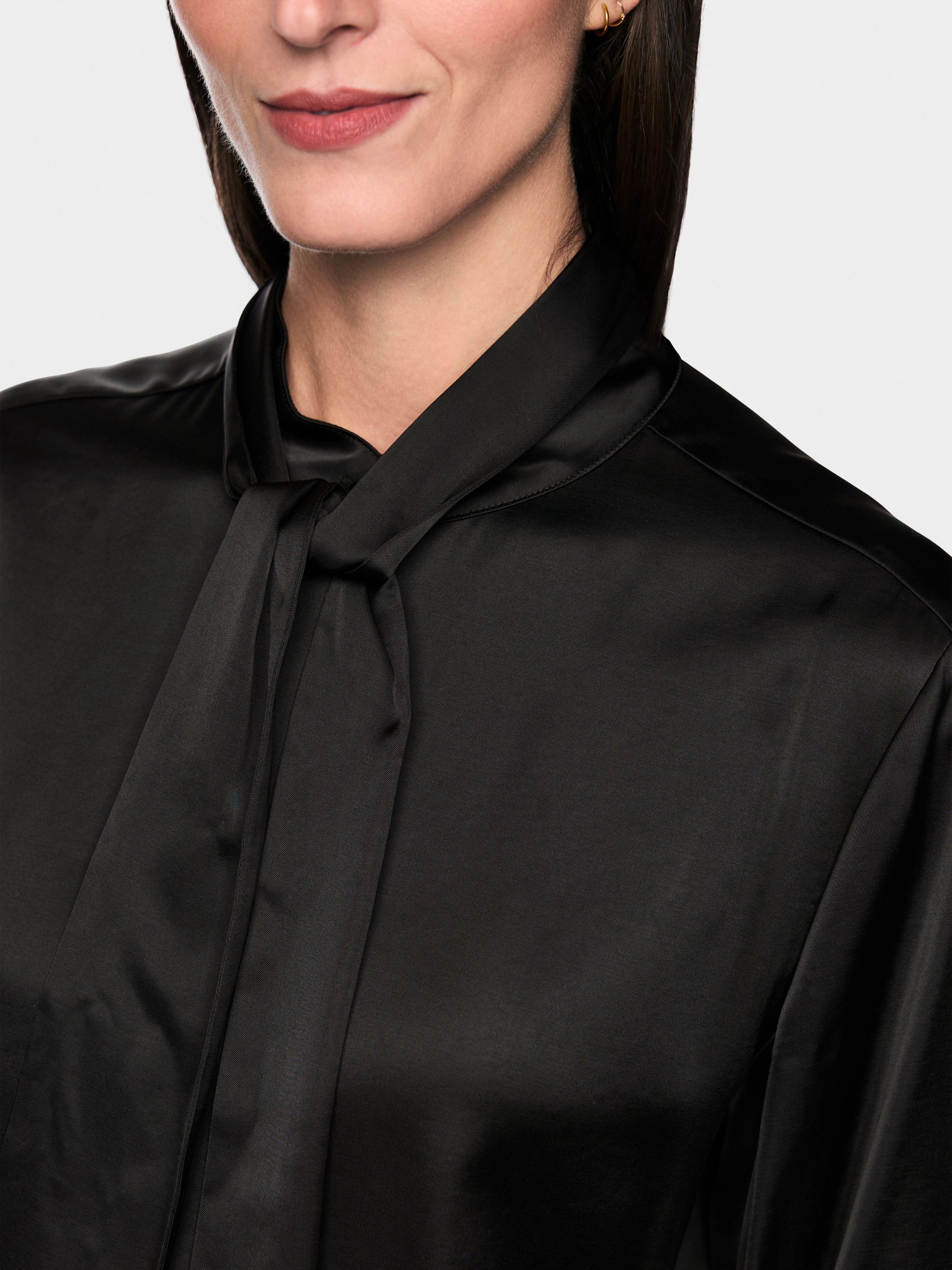 Marc Cain Feminine blouse with bow